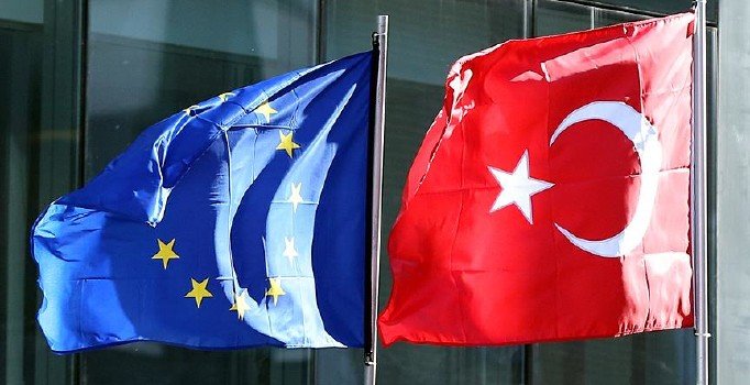 AB Türkiye'nin büyüme tahmini revize etti, eksi 2,3'ten yüzde 0,3'e çıktı