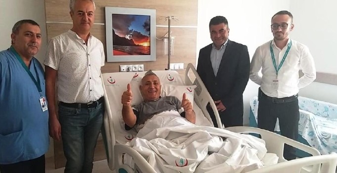 Ünlü söz yazarı hastaneye kaldırıldı