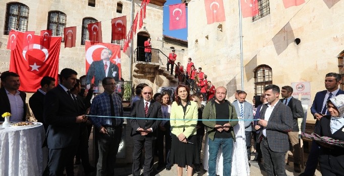 “Atatürk” temalı sergi açıldı