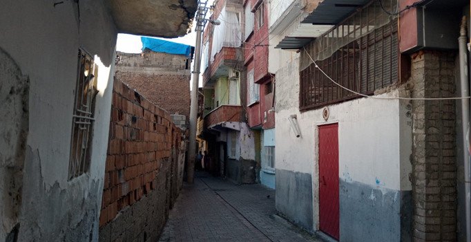 Cani evlat uyuyan babasını öldürdü