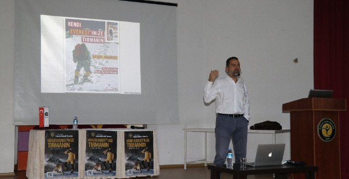 Nasuh Mahruki, Toros Üniversitesi öğrencilerine başarıya giden yolu anlattı