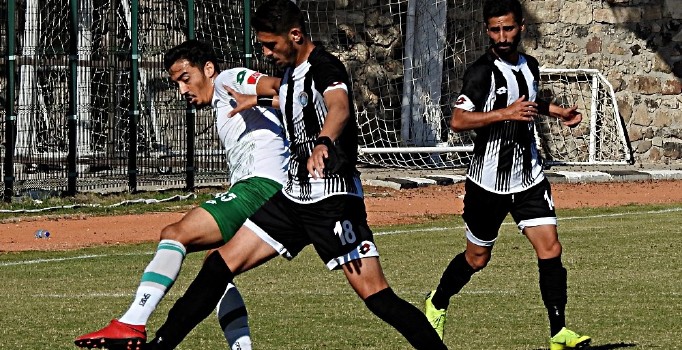 Çeşme Belediyespor 7-0’la liderliğini sürdürdü