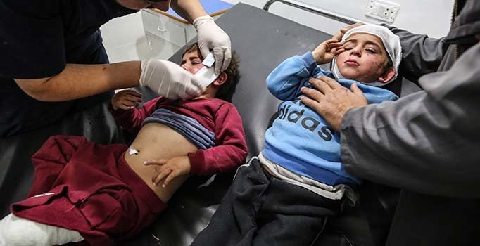 Rusya yine İdlib'i vurdu, 2'si çocuk 5 kişi öldü