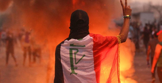 Irak sokakları yine karıştı... Hükümet karşıtı gösterilerde 2 kişi daha öldü