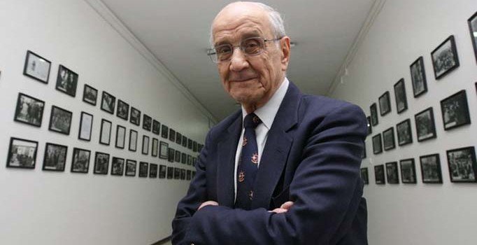 Son dakika! Prof. Dr. Mümtaz Soysal hayatını kaybetti