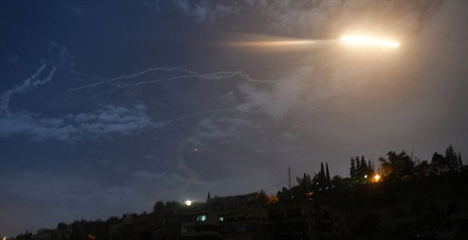 Şam'a füze saldırısı: 2 ölü, 6 yaralı