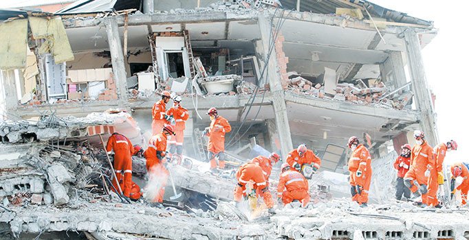 İstanbul’da 48 bin bina depremde yıkılacak