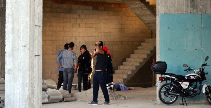 Adana'da iş cinayeti: 2 metre yükseklikten düşen inşaat işçisi öldü
