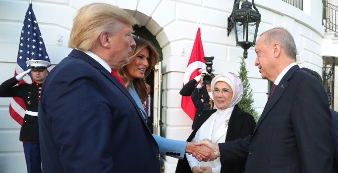 Trump, Cumhurbaşkanı Erdoğan'ın ziyareti esnasındaki aile fotoğrafını paylaştı