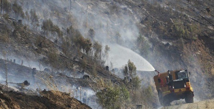 Avustralya'da alevler 4 kişiyi yuttu