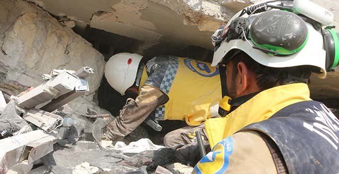 Esad rejimi ile Rusya İdlib'i vurdu, 7 sivil hayatını kaybetti