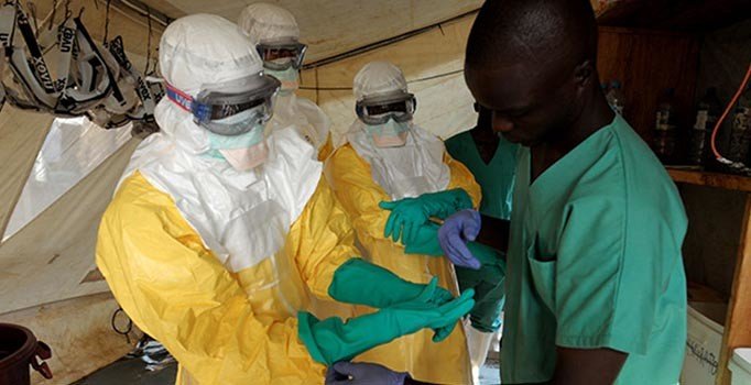 Bir ilaç devinden daha Ebola aşısı