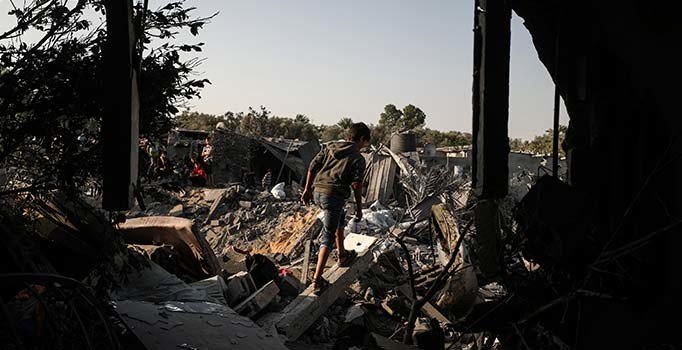 İsrail yine ateşkes uymadı, Hamas hedeflerini bombaladı