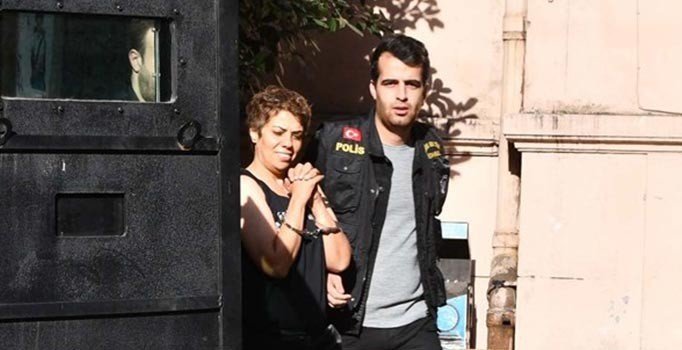 Karaköy'de başörtülü kadına saldıran kadın tutuklandı