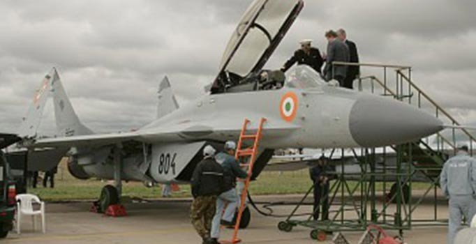 Hindistan’da MiG-29K savaş uçağı düştü