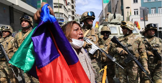 Bolivya'da askerin müdahalesi soruşturmadan muaf