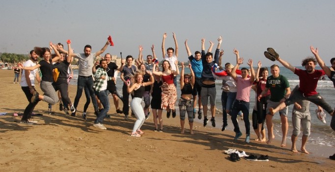 5 ülkeden 30 çevre dostu genç Kızkalesi’nde