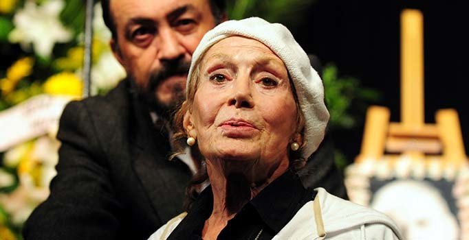 Yıldız Kenter için ilk tören Kenter Tiyatrosu'nda