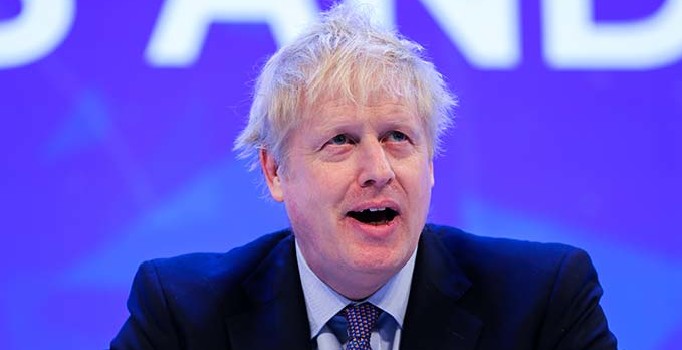 İngiliz hükümeti kurumlar vergisi indirimini erteledi