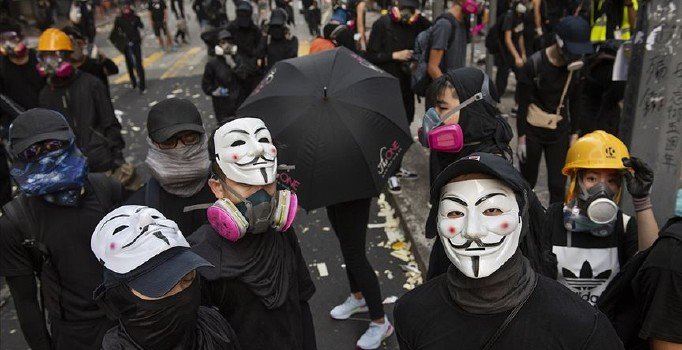 Hong Kong'daki maske yasağını yasaya aykırı