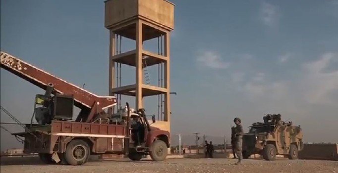 Mehmetçik Resulayn'daki elektriksiz köye jeneratör kurdu