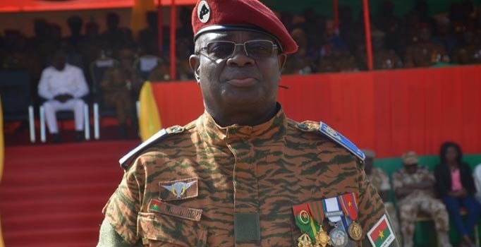 Burkina Faso'dan Fransa'ya 'uçaklarınızı vururuz' tehdidi