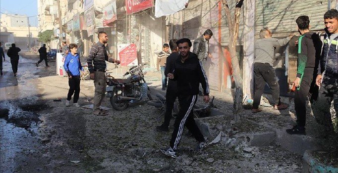 Terör örgütü YPG, Azez'de sivilleri vurdu