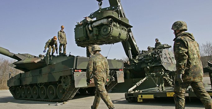 Alman ordusundaki tanklar ve helikopterler kullanılmaz durumda