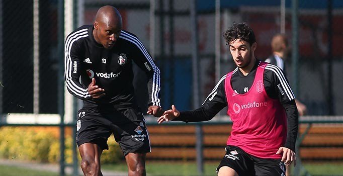 Beşiktaş’ta Atiba takımla çalıştı