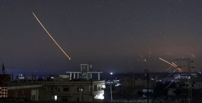 İsrail'den Suriye'ye hava saldırısı