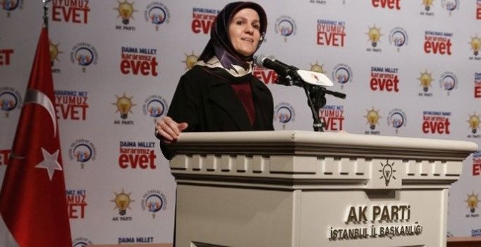 AK Parti eski İstanbul İl Başkan Yardımcısı Habibe Çiftçioğlu partisinden istifa etti