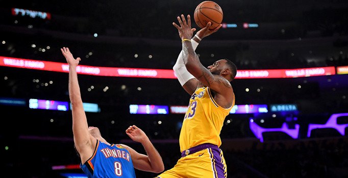 LeBron James triple double rekoru kırdı