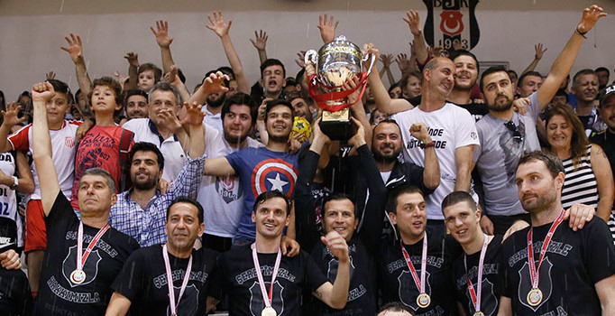 Hentbolda Beşiktaş Mogaz üst üste 8. kez şampiyon