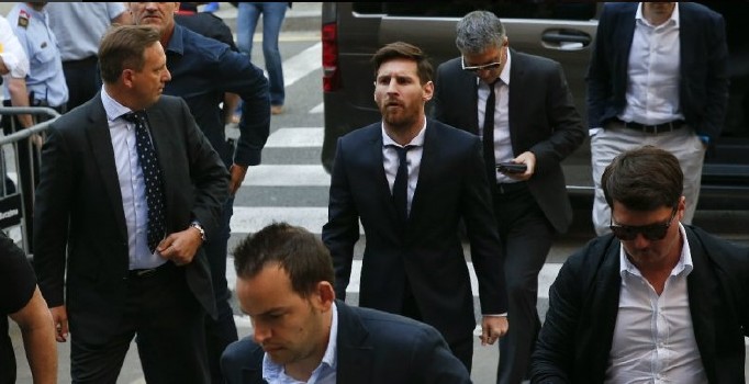 Lionel Messi'ye hırsız diye bağırdılar