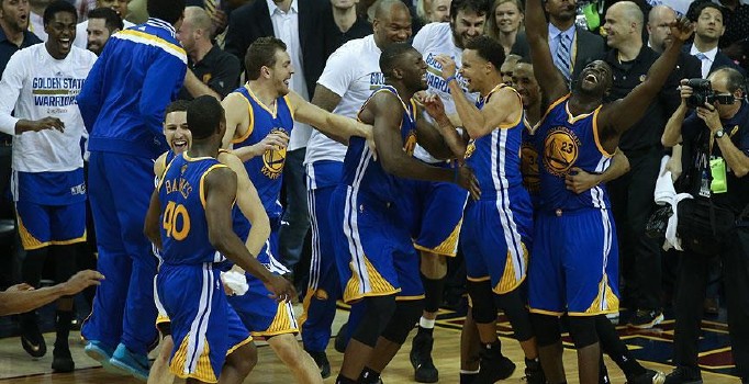 Golden State Warriors final serisi ilk maçında Cleveland Cavaliers'ı 104-89'la geçti