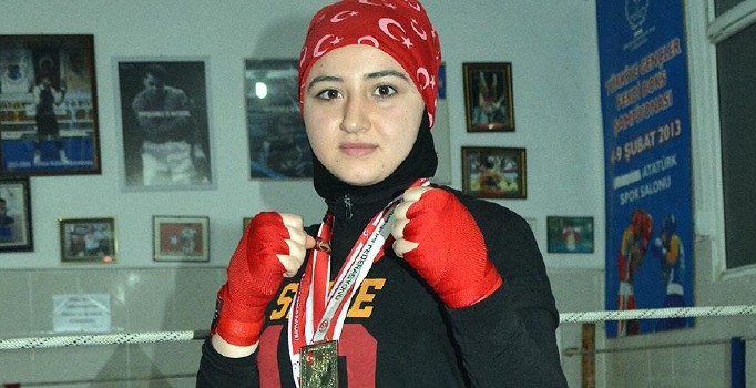 Başörtülü kick boksçu Fatma Büyükikiz'in hayali milli takım