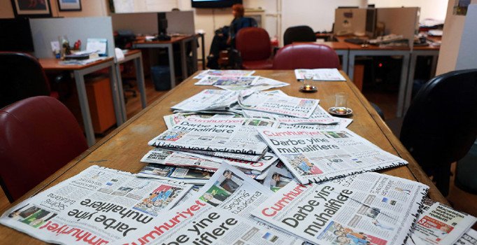 Yargıtay'ın bozduğu 'Cumhuriyet gazetesi' davası için savcı, mahkemeye 'direnin' dedi