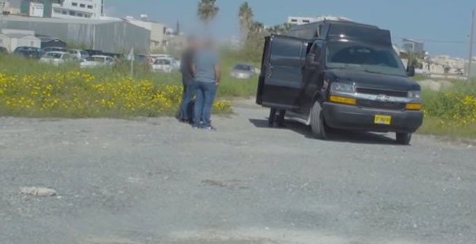 İsrail’in ‘casus minibüsü’ Kıbrıs’ı karıştırdı