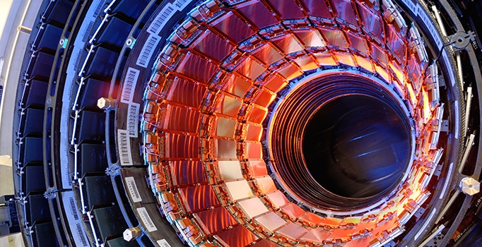 Büyük Hadron Çarpıştırıcısı atom çarpıştırmaya başladı