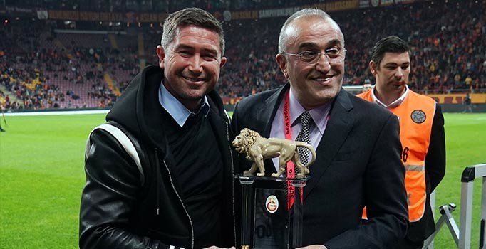 Harry Kewell’a plaket verildi