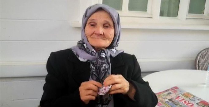 'Cep Herkülü'nü izleyen Naim Süleymanoğlu'nun annesi gözyaşlarını tutamadı