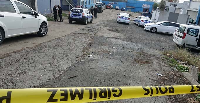 Esenyurt'ta iki grup arasında silahlı çatışma! Polise de ateş açtılar