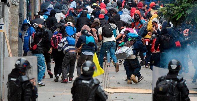 Kolombiya'da polis karakolunda patlama: 3 ölü