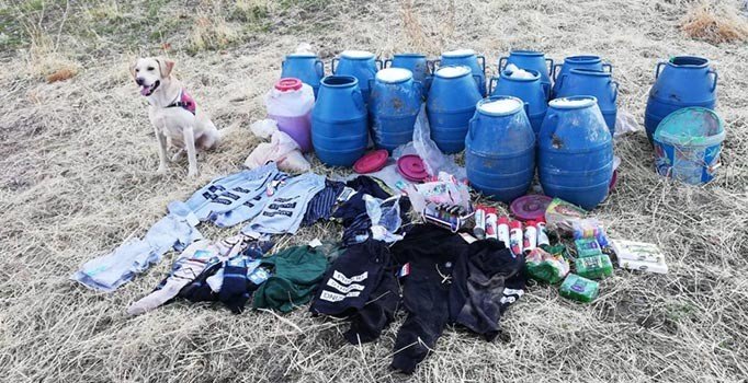 Bitlis'te PKK'lı teröristlere ait yaşam malzemeleri ele geçirildi