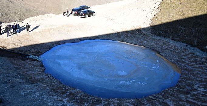 Dipsiz Göl'e yanındaki dereden su verilmeye başlandı