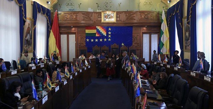 Morales'in istifasının ardından Bolivya'da yeniden seçim