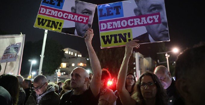 Tel Aviv'de yolsuzluk isyanı: Netanyahu siyasetten silinecek