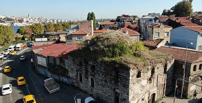 Mimar Sinan’ın yaptığı 437 yıllık Ayakapı hamamı 2,5 milyon dolara satılık!