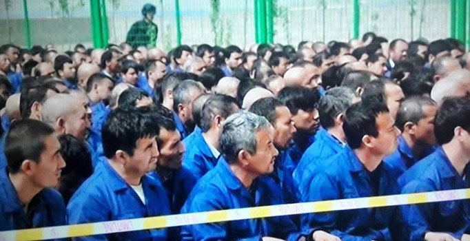 Çin'den Uygur Türklerine sakal, başörtüsü ve internet araması nedeniyle gözaltı