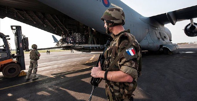 Mali'de helikopter düştü, 13 Fransız askeri öldü